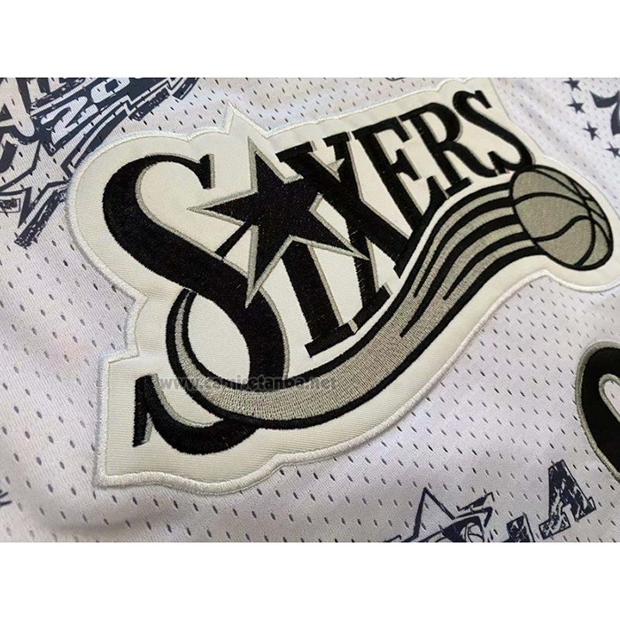 Camiseta Philadelphia 76ers Allen Iverson #3 Mitchell & Ness 1997-98 Tattoo Blanco
